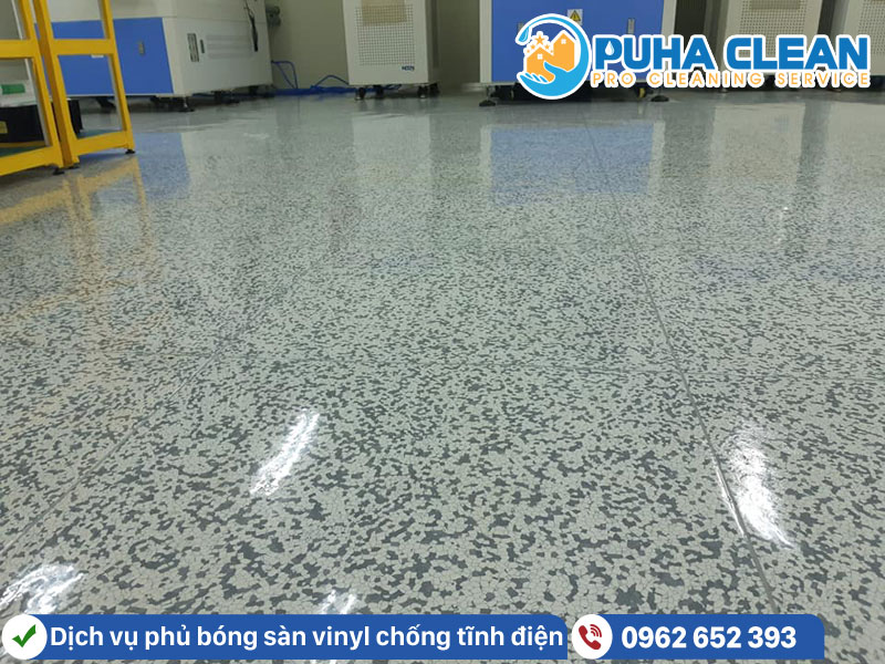 Phủ bóng sàn vinyl chống tĩnh điện giúp đảm bảo tuổi thọ cho sàn nhựa vinyl